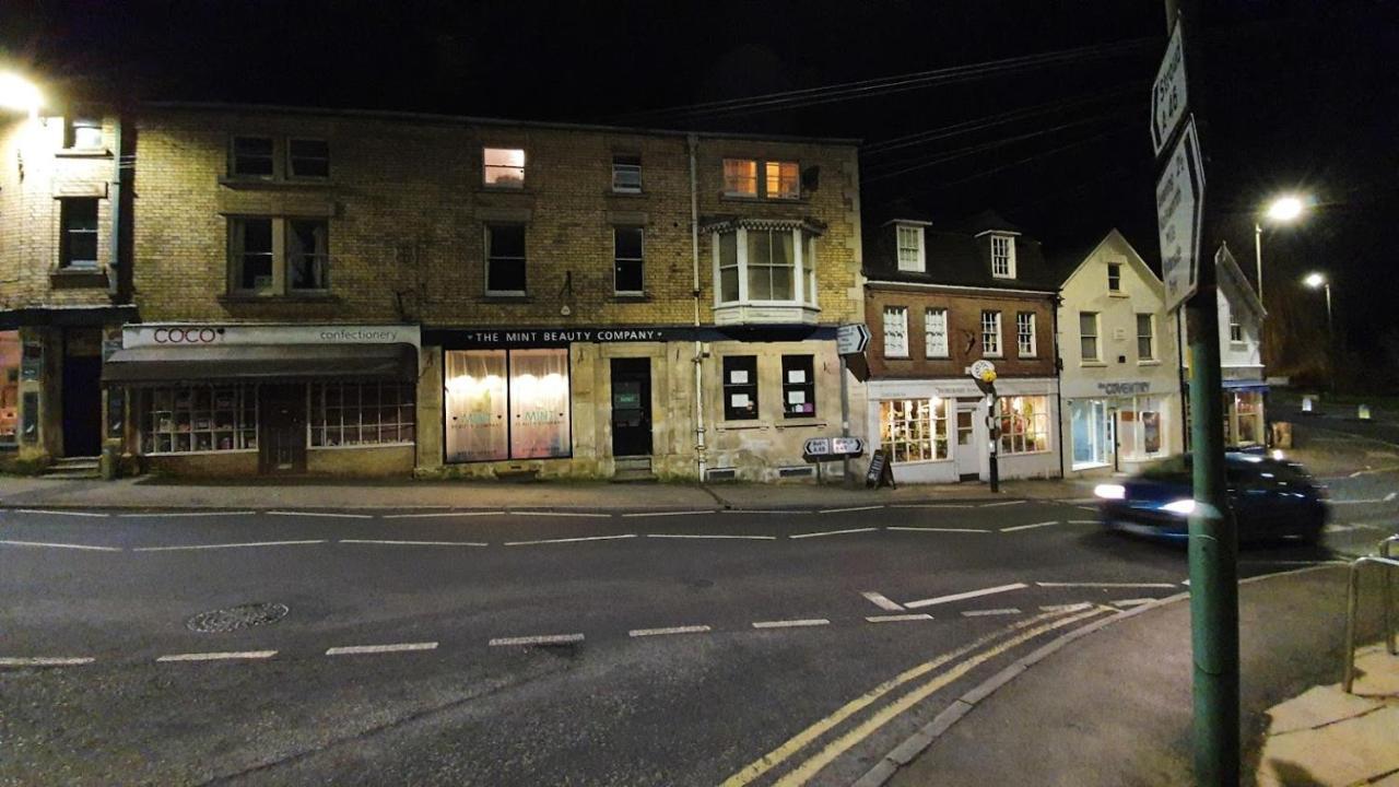 Stylish Town Centre Apartments Nailsworth Exterior photo